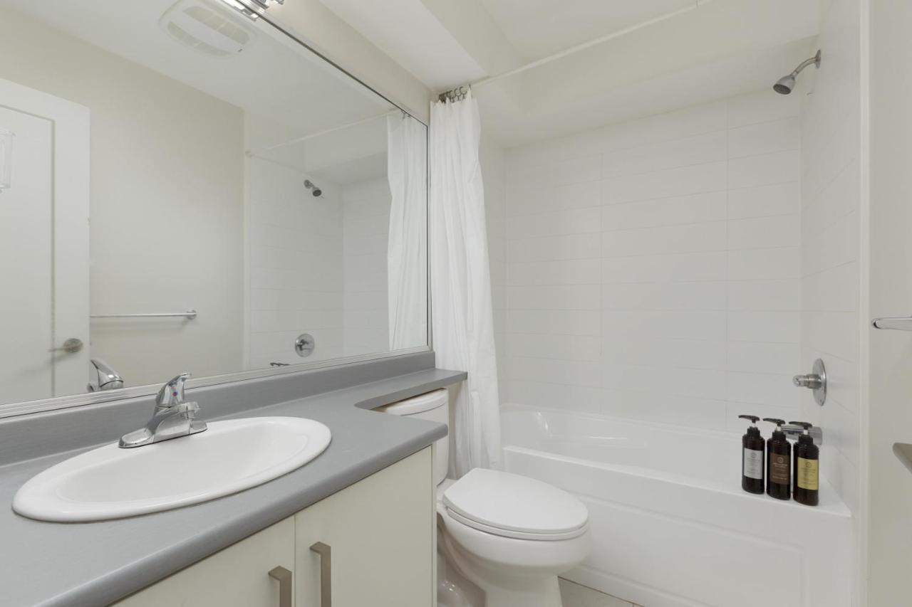 Willa Tastefully Furnished And Newly Updated 2 Bd Central Lynn Valley North Vancouver Zewnętrze zdjęcie
